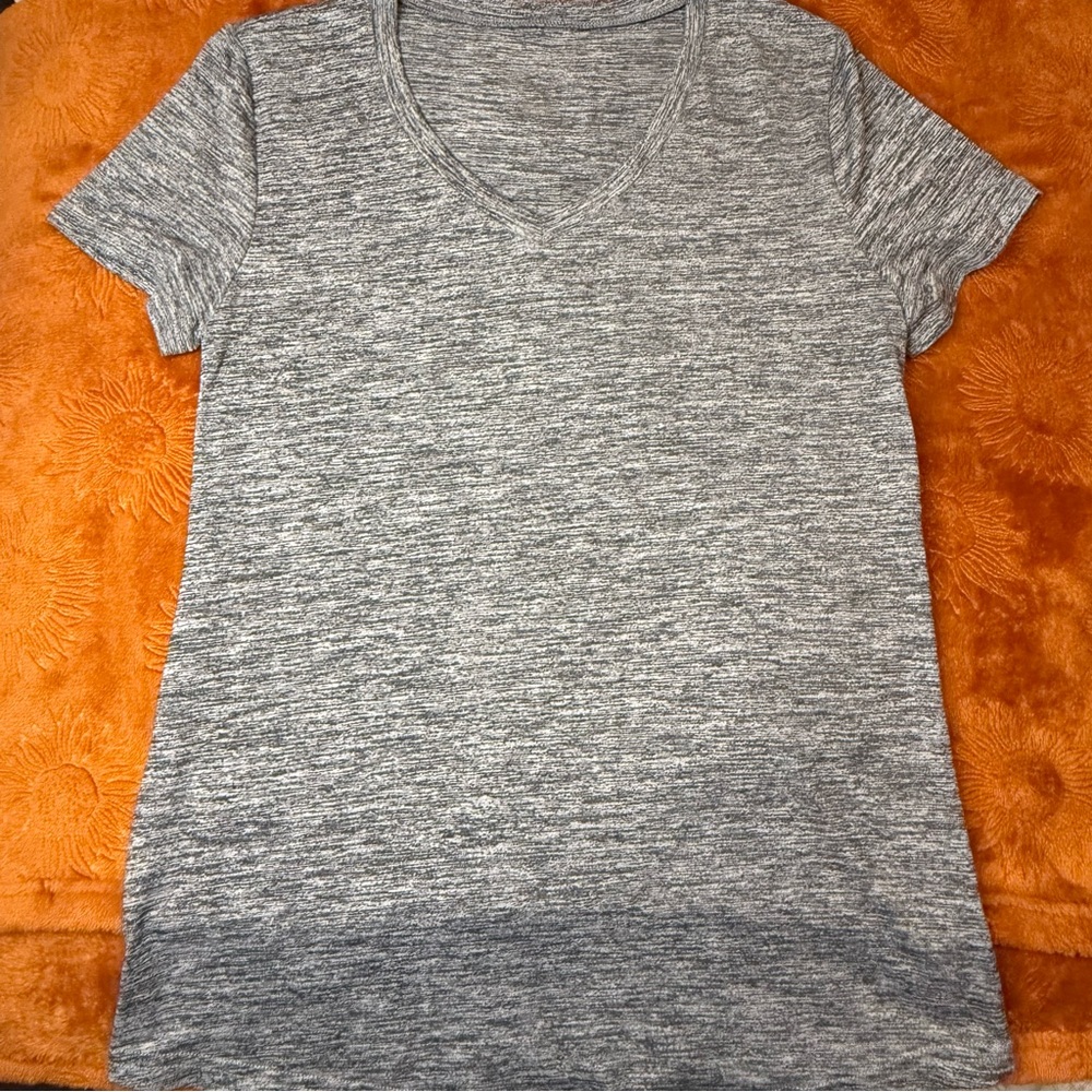 Danskin Heather Grey Dry Fit V-Neck | M